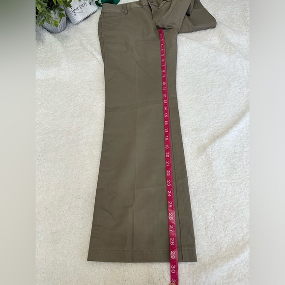 Women’s Eddie Bauer Mercer Fit wrinkle resistant pants. Size 2. - Picture 6 of 11